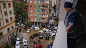 Katastrofalne poplave u Istanbulu: Ima mrtvih u nezapamćenom nevremenu, bujica nosila automobile