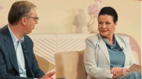"Oko mene, posebno žene, su uvek zaštićene" Vučić razgovara u opuštenijoj atmosferi, na stolu brojne zanimljive teme