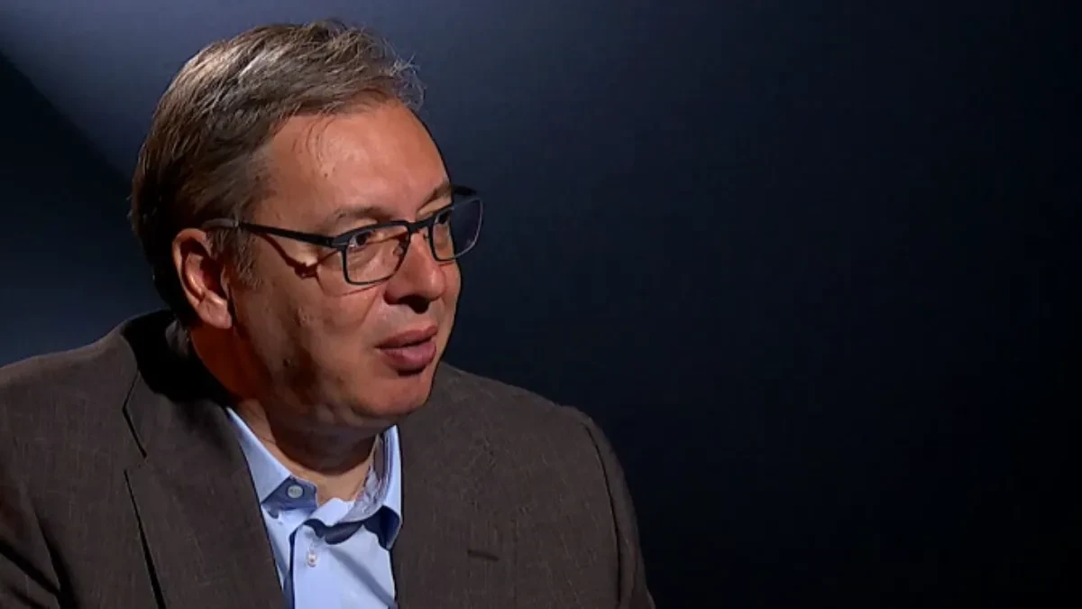 „Zapad je hteo da se srpski narod ponovo rasparča!“ Vučić izneo teške tvrdnje o devedesetim: „Miloševića je trebalo skloniti!“