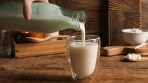 Svi piju jogurt, a zaboravljaju ovaj napitak: Prepun je kalcijuma!
