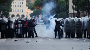 Četiri dana protesta u Albaniji, broje se povređeni, opšti haos na ulicama!