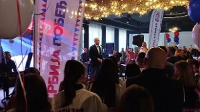"Kec kao kuća" Miloš Vučević u Novom Sadu: Naš premijer je Aleksandar Vučić! (VIDEO)