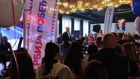 "Kec kao kuća" Miloš Vučević u Novom Sadu: Naš premijer je Aleksandar Vučić! (VIDEO)
