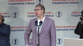 „Plata je bila 275 evra, danas je 902!“ Vučić u Kruševcu podsetio na velike promene