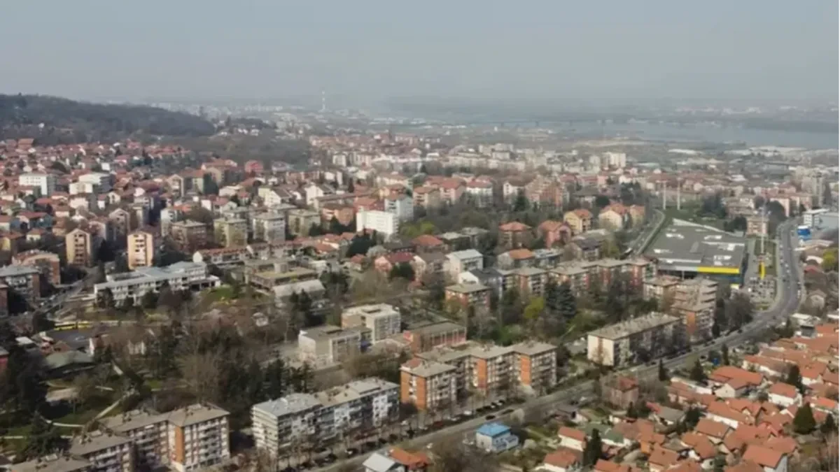 Panika u beogradskom naselju! Prati žene u gluho doba noći, pa potrči za njima: "Sklonila se u dvorište u zadnji čas"