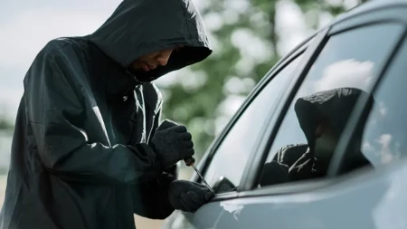 Ako primetite ovu promenu na kolima - pokradeni ste: Lopovi ciljaju ove automobile zbog jednog skupog dela