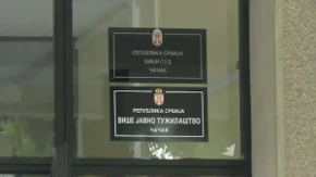 Bizaran slučaj iz Čačka: Žena vozila auto 10km/h i izazvala lakšu nezgodu - dobila četiri meseca uslovno i da plati preko 1.000 eura