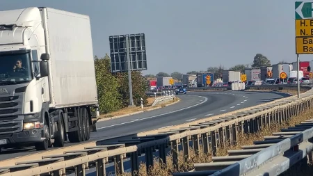 Teška nesreća na auto - putu kod Batajnice, ima i mrtvih! (FOTO) 