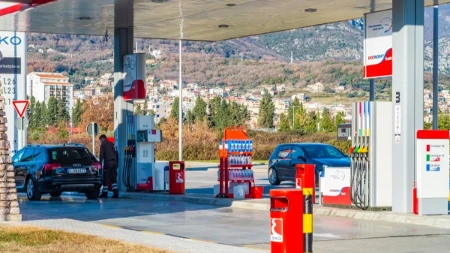 Dizel na pragu dva evra, benzin poskupeo - nove cene goriva u Crnoj Gori