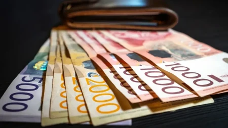Važna promena za zaposlene od januara 2027 - uvećan iznos leže na račune