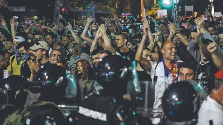 Plenumaši traže promenu himne Srbije jer im je "previše srpska"! 