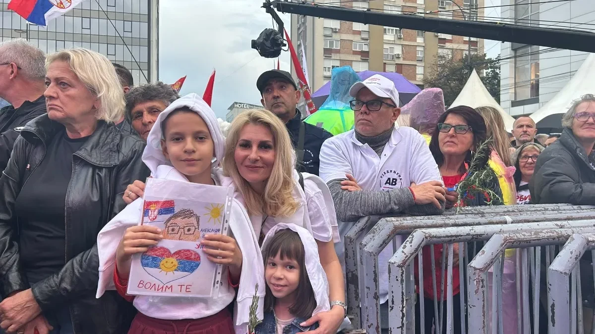 Mali Uroš iz Niša razneo srca građana: "Nacrtao sam Vučića jer voli decu" (VIDEO)