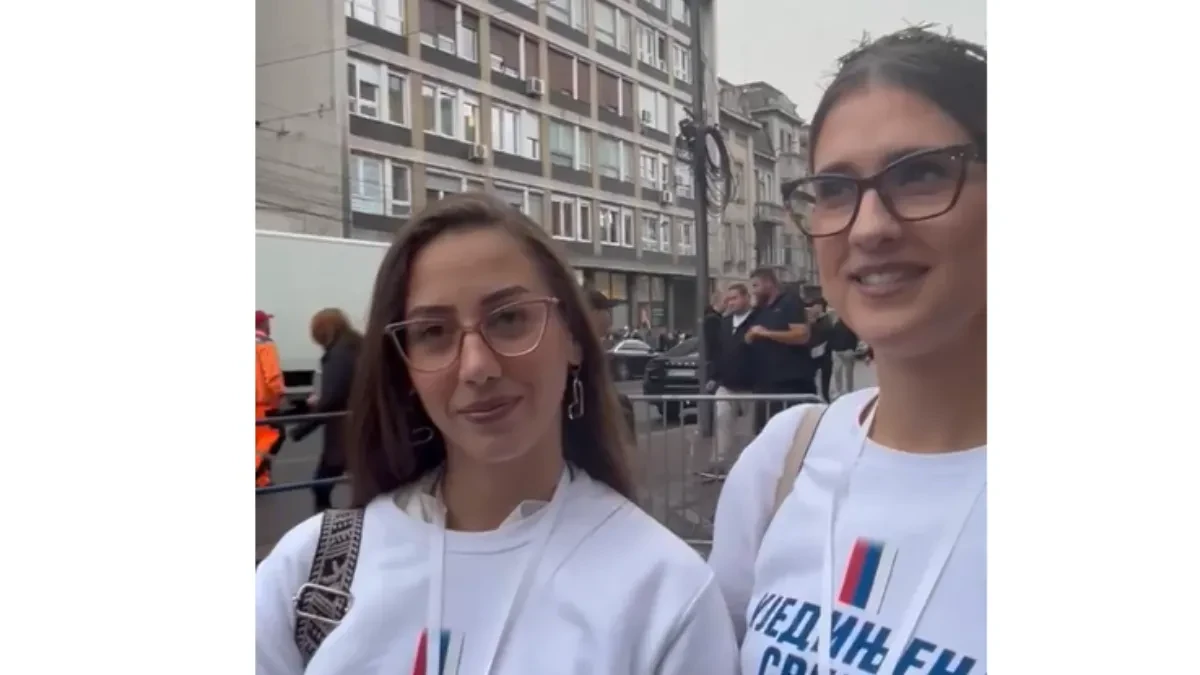 „Imamo najbolje puteve na Balkanu i najmoderniju opremu u porodilištima!“ Devojke iz Niša pohvalile Vučićevu politiku, pa progovorile o blokadama!