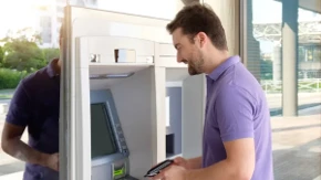 Student dobio greškom 120.000 evra od banke - vratio novac i uzeo nagradu zbog koje bi se mnogi pokajali