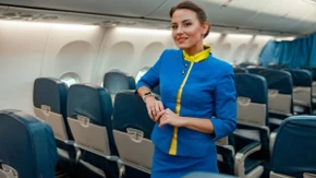 Stjuardesa otkrila zašto se putnici često razbole tokom leta: Nije zbog hladnoće, već zbog greške koju mnogi prave