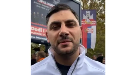 „Srbija koja radi, brine o deci i dobija nove fabrike!“ Snažna poruka pred Veliki skup Ujedinjene Srbije: Srbija bez blokada!