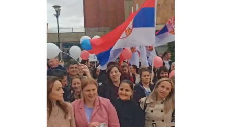 „Ruzmarin“ se ori Trstenikom! Pesma odjekuje na skupu Ujedinjene Srbije, okupljanje u znaku muzike!