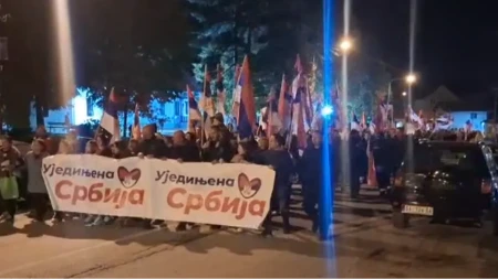 Vladimirci poslali poruku sa ulica! Kolona građana sa srpskim zastavama i transparentima „Ujedinjena Srbija“ (VIDEO)