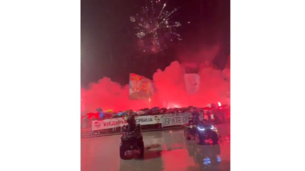 I Užice gori: Uprkos kiši, vatromet, baklje i „Ruzmarin“ zapalili grad (VIDEO)