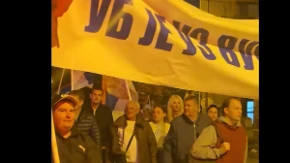 Srpske trobojke zavijorile se Ubom! Građani izašli na ulice da podrže listu „Aleksandar Vučić – Ujedinjena Srbija“ (VIDEO)