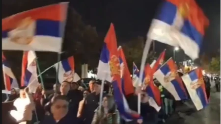 Vijore se zastave u Staroj Pazovi: Snažna podrška listi "Aleksandar Vučić - Ujedinjena Srbija"