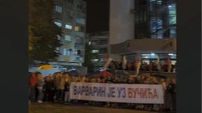 Varvarin poslao poruku pred izbore! Građani sa zastavama i velikim transparentom „Ujedinjena Srbija“ okupili se u centru (VIDEO)