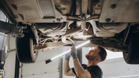 Japanci rastavili kineski električni automobil i ostali zatečeni: Sad je jasno kako drže tako nisku cenu na tržištu
