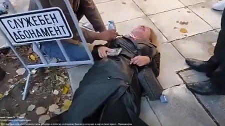 Novinarka prišla da postavi pitanje, obezbeđenje je brutalno oborilo! Sonja završila u bolnici sa teškim povredama, snimak šokirao javnost! (VIDEO)
