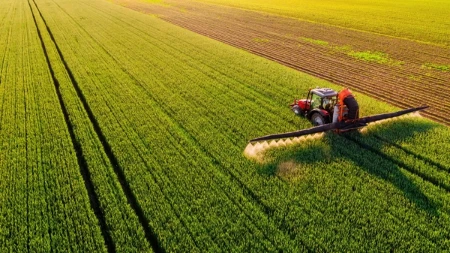 Poljoprivredni gigant rasprodaje mehanizaciju: Na spisku je 55 traktora i 25 kombajna