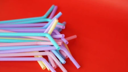 Papirne slamke štetnije od plastičnih: Istraživanje pokazalo - 6,33 puta veći rizik od izazivanja kancera