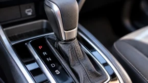Šta znači slovo S na automatskom menjaču? Mnogi vozači prave grešku, a zbog ovoga mogu više da troše gorivo