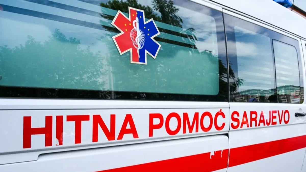 Užas u Sarajevu: Oplata sa zgrade pala na majku i dete