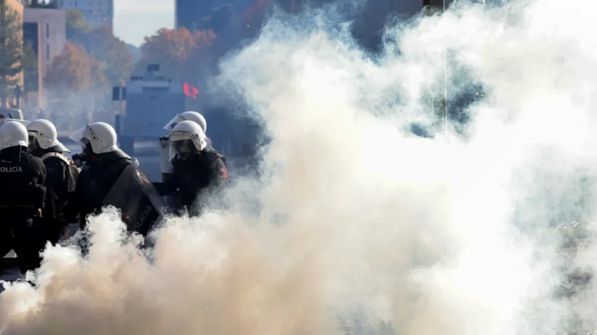 Strašni neredi u prestonici Albanije: Među povređenima su policajci, novinari, demonstranti...