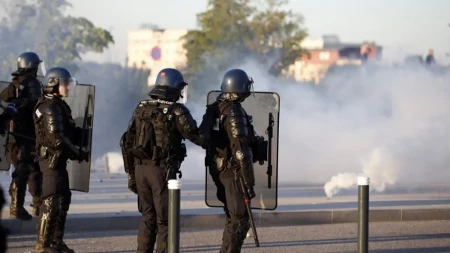 Strašno nasilje u Lionu: Povređeno 18 pripadnika snaga bezbednosti
