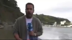 TV reporter izveštavao o vremenu u blizini mora, pa doživeo pravi šok: Snimak iz Španije obišao svet