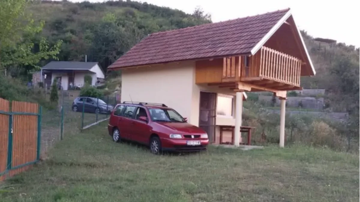 Prodaje se vikendica na samoj obali Dunava, pogled ostavlja bez daha: Na pola sata od Beograda, a oko nje pravi raj