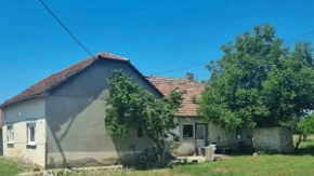 Kuća u Vojvodini prodaje se za 18.000 evra: Ima tri sobe i veliko dvorište, a jezero je na 15 minuta!