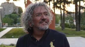 Da li je to taj čovek?! Voditelj Maca više ne izgleda isto, isplivala fotografija koje je sve iznenadila