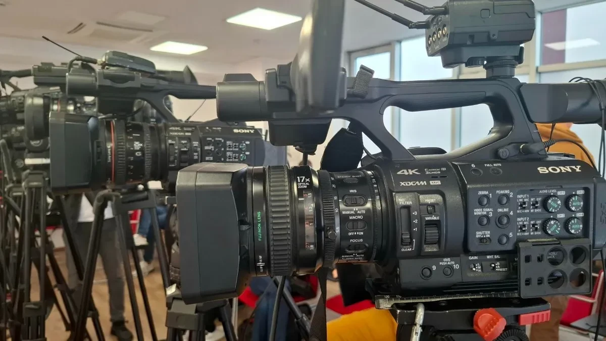 Voditeljka prebledela od straha! Neviđena scena u programu uživo, ljudi šokirani