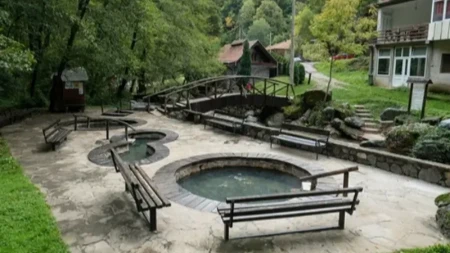 Srpski biser za koji mnogi ne znaju! Kupanje u toploj vodi na minusu za samo 20 evra - ova banja je hit zimskog odmora 