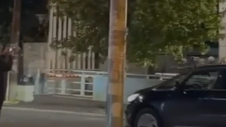 Pristalice Studentske liste okupile se ispred Pinka, kordon policije štiti zgradu