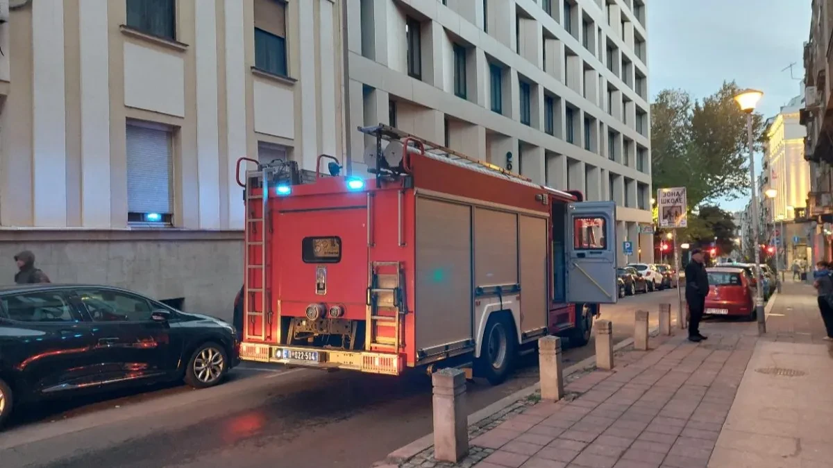 Plamen i gust dim prekrili Čačak: Jedna osoba povređena u stravičnom požaru u kući!