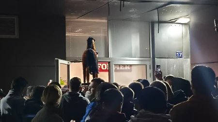 Studentska lista je pozvala građane da ostanu mirni i dostojanstveni: Studenti i šef delegacije EU osudili napade na Informer