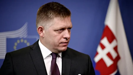 Slovačkog lidera nazivali "ruskom prostitutkom"! Demonstranti mu poručili: "Vrati se u Rusiju, stoko!" 