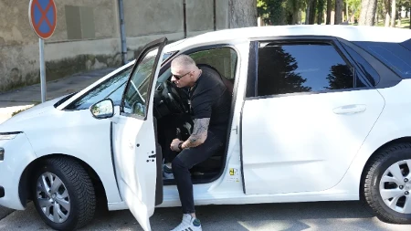 "Nemam ženu, sa njom imam dete i na distanci smo"  Pevač iskreno o porodici sa kojom ne živi