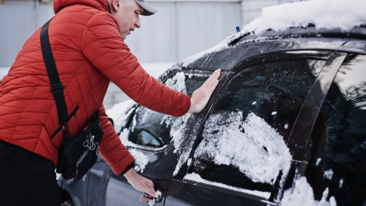 Pre zime obavezno uklonite ove stvari iz automobila: Stručnjaci objašnjavaju zbog čega