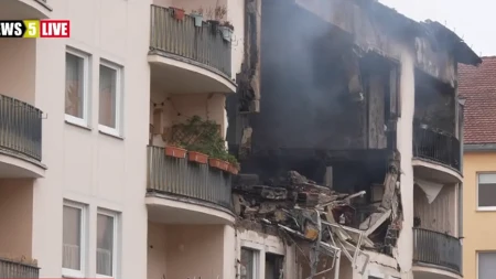 Stravična eksplozija raznela stambenu zgradu u Nemačkoj! Ljudi nestali u ruševinama, spasioci ne smeju da uđu: Strahuje se od najgoreg (VIDEO)