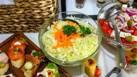 Kuvar Filip Ćirić otkrio trik za kafanski ukus kupus salate: Ovo svi pogrešno radimo