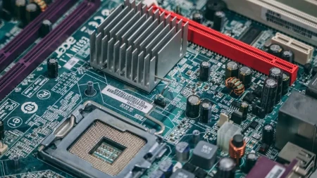 Prvi u svetu - Infineon uvodi masovnu proizvodnju čipova na pločicama od 300 milimetara