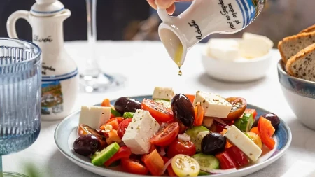 Posle 50. godine jedite ovih pet namirnica - nutricionisti izdvojili šta vredi češće stavljati na tanjir
